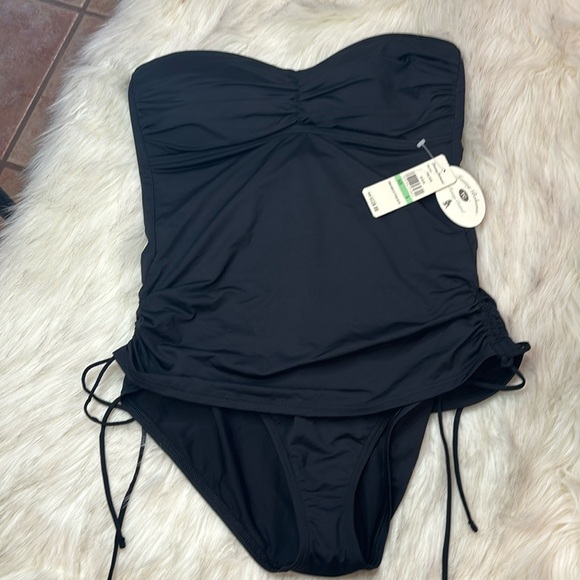 Tommy Bahama Other - NWT. Women’s Tommy Bahama V front cup bandini with ties.